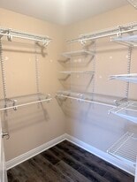 Building Photo - 1944 Bay Pine Cir