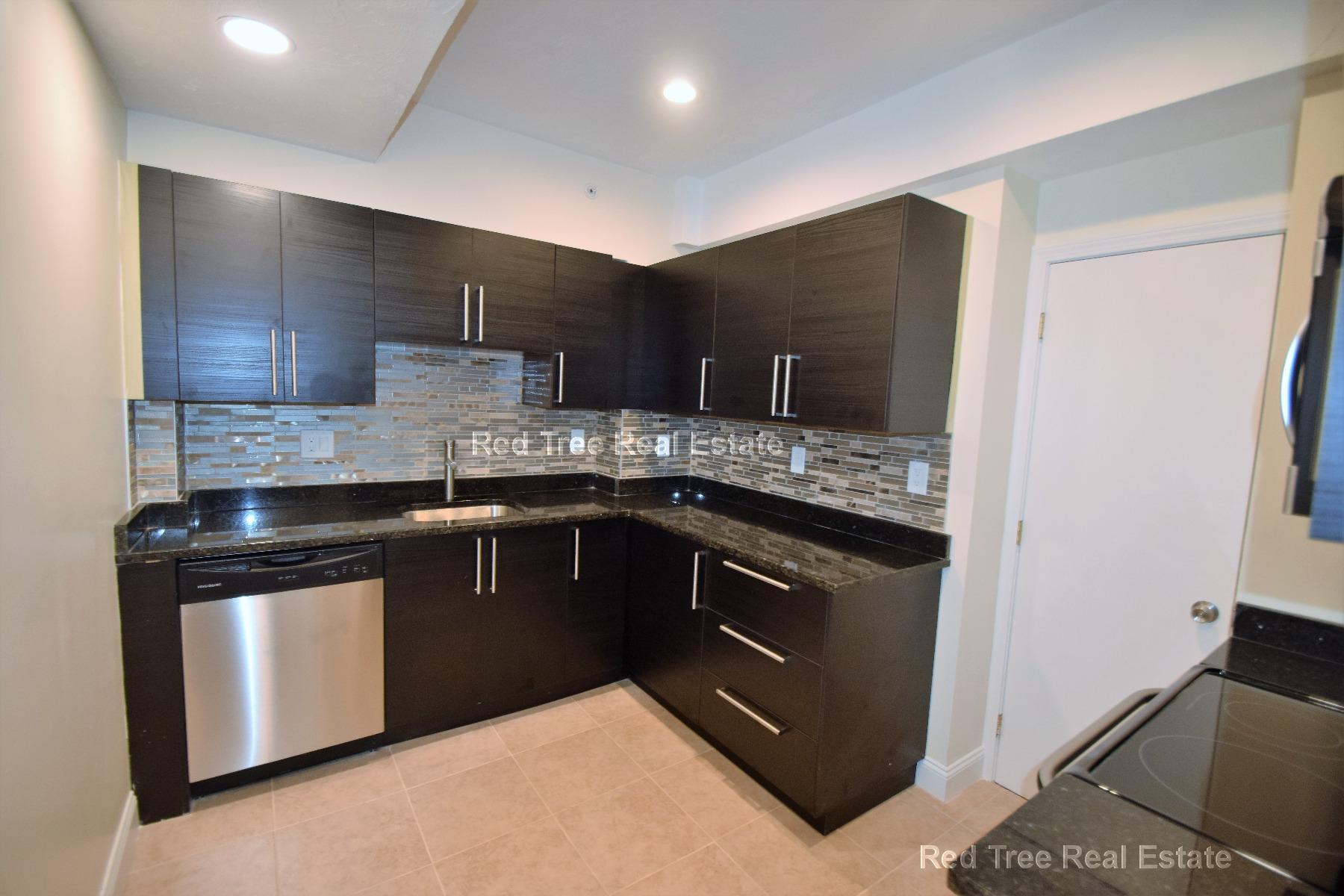 Building Photo - 1203 Beacon St