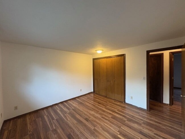 Building Photo - 3 bedroom/2 bath home