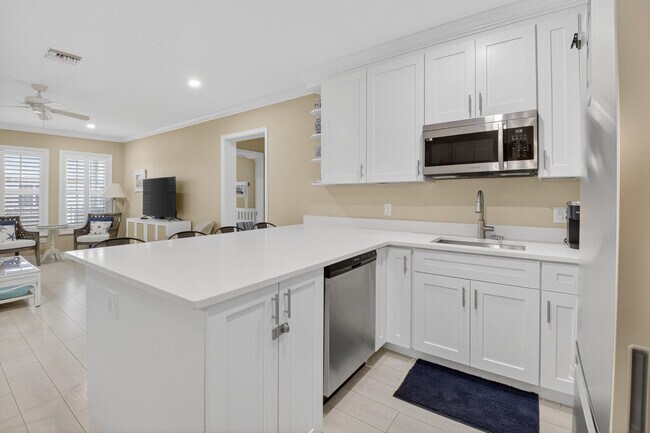 Building Photo - 817 N Ocean Blvd