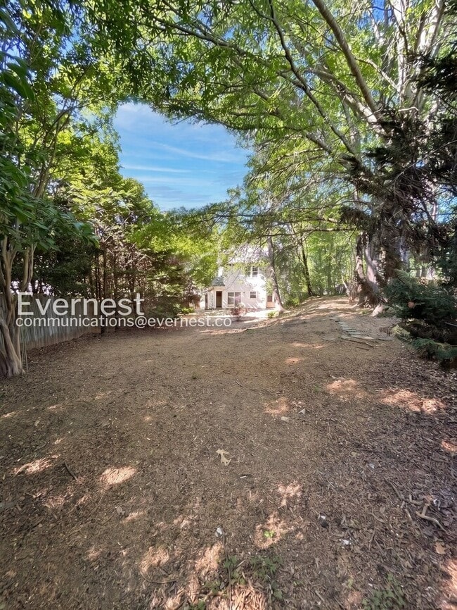 Building Photo - 3312 Northbrook Dr