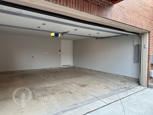 Building Photo - 6844 W 65th St