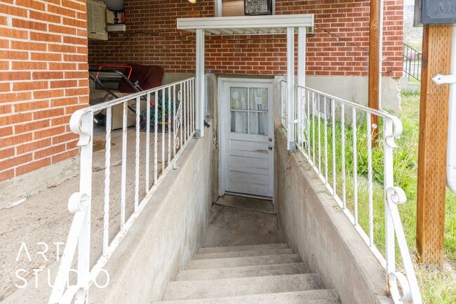 Building Photo - 28th Duplex
