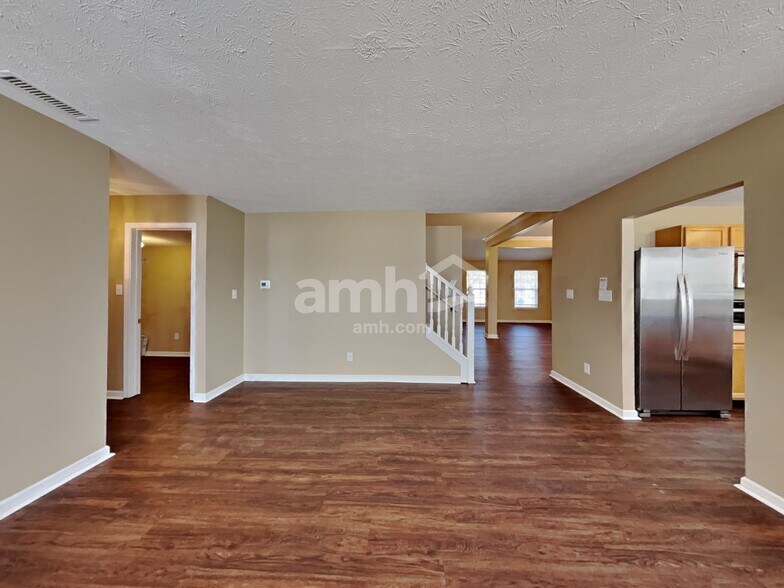 Building Photo - 1349 Oak Lake Ln