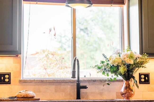 Building Photo - 8863 E Desert Lavender Pl