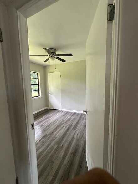 Building Photo - 429 Ventura Ave