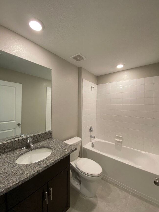 Building Photo - MOVE IN BY END OF MARCH AAND RECEIVE TWO WEEKS FREE!!  Hills Of Tuscany - Great Location, 3/2/2 *...