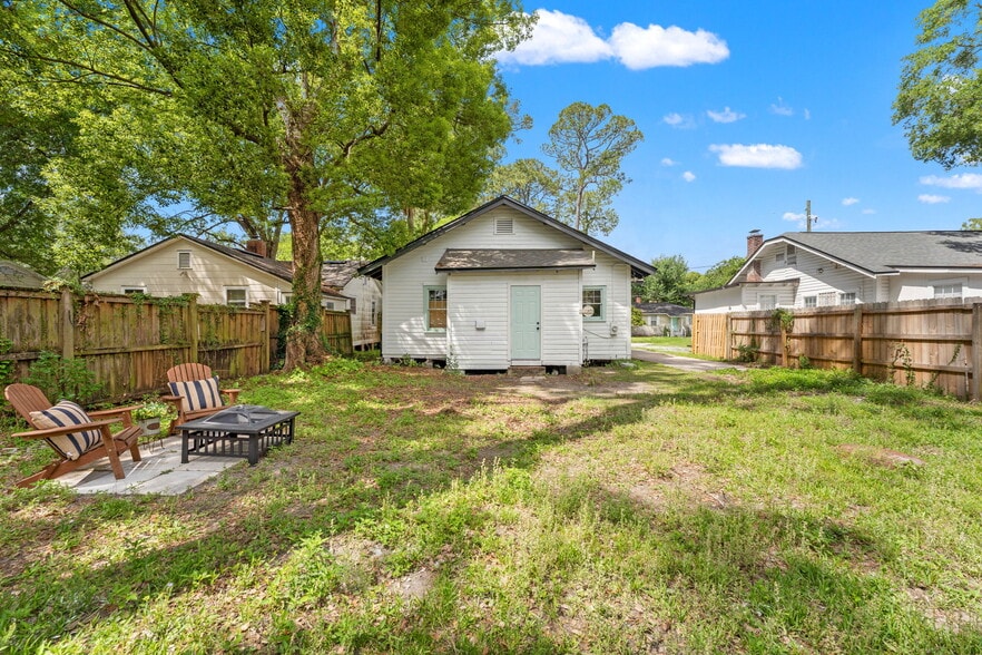 Backyard - 593 Talbot Ave