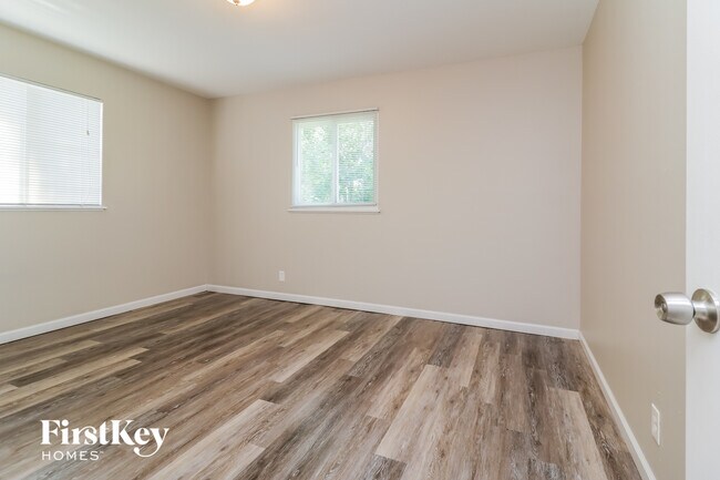 Building Photo - 11091 Saxonhall Dr