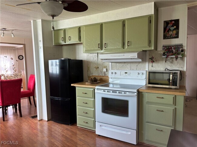 Building Photo - 775 Knotty Pine Cir