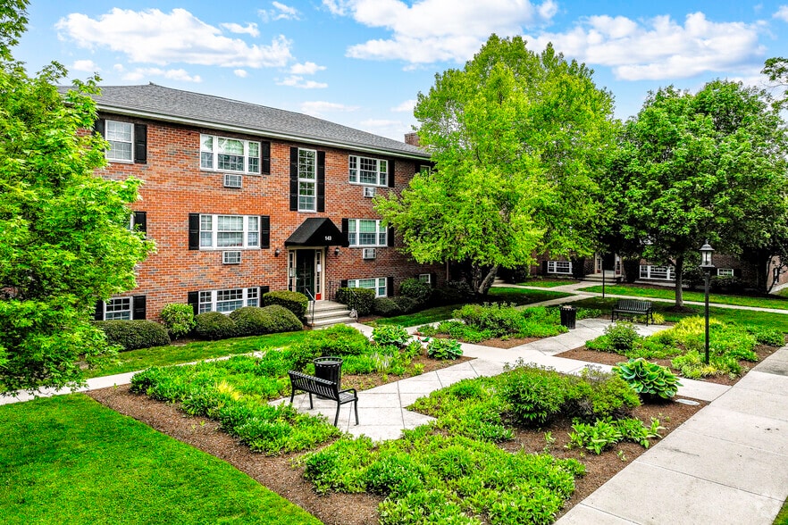 Primary Photo - Newton Gardens