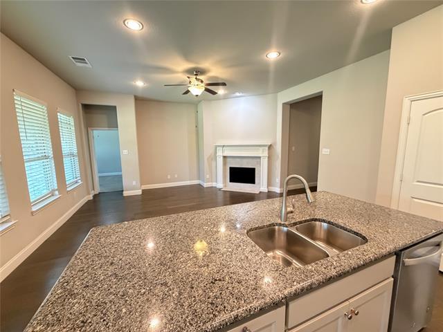 Building Photo - 7924 Buttonwood Dr