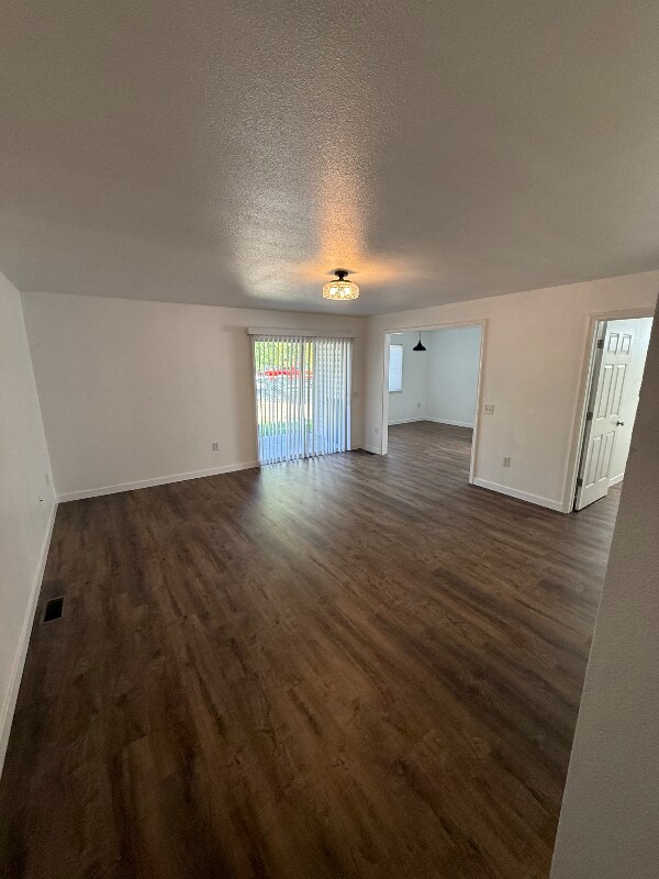 Building Photo - 806 N White Barn Rd