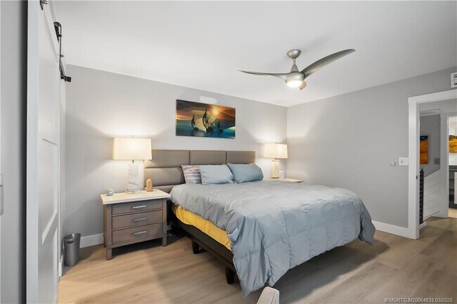 Building Photo - 6162 SE Riverboat Dr