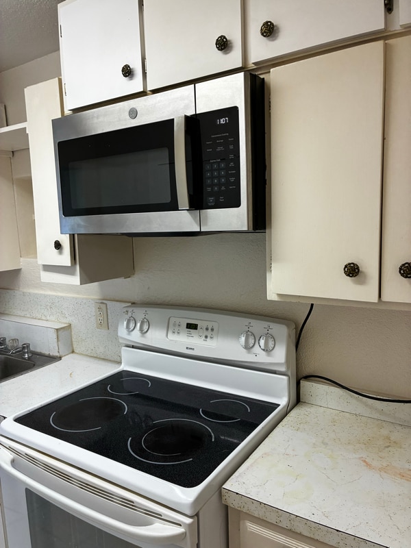 Building Photo - 117 5th St NE