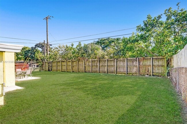 Building Photo - 6110 SW 38th St
