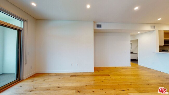 Building Photo - 938 Orange Grove Ave