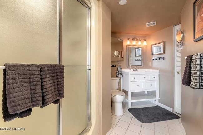 Building Photo - 1 Oceans West Blvd