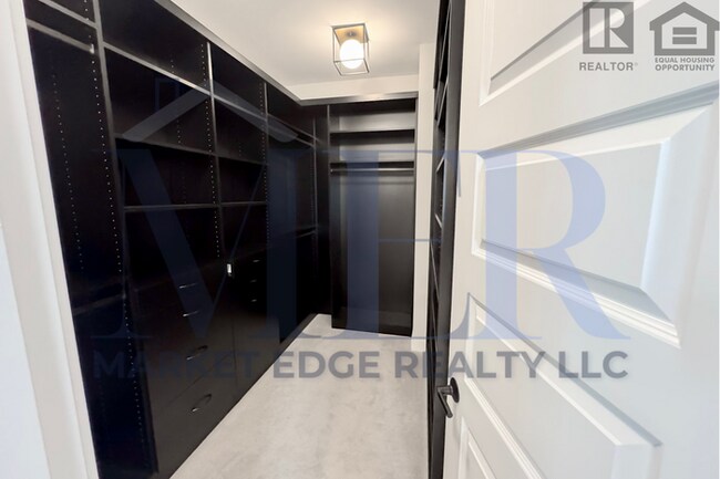 Building Photo - 3Bed/2.5Bath House at Deer Valley/Cave Creek Rd! $4995 Move-In Special! Ready for Immediate Move-In!