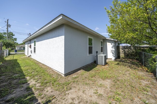 Building Photo - 3712 Burnham Way