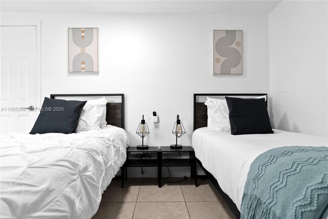 Building Photo - 6650 McKinley St