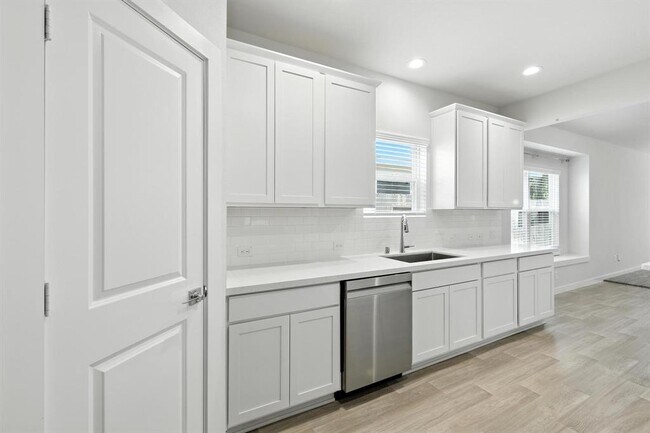 Building Photo - 7846 Grand Louis Wy