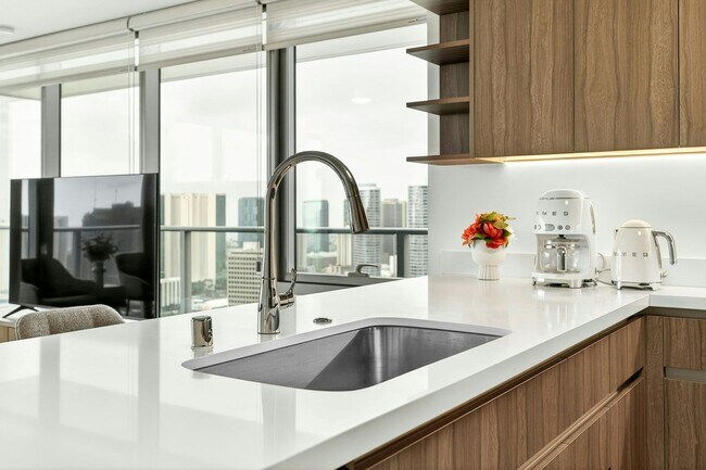 Building Photo - 1500 Rycroft St