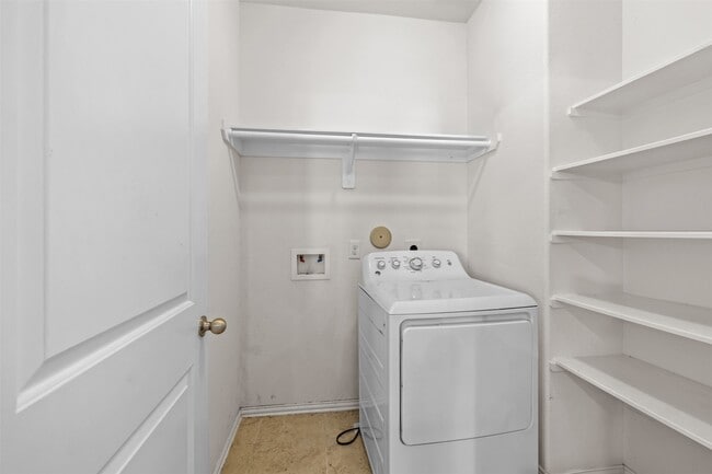 Building Photo - 8410 Green Paseo Pl