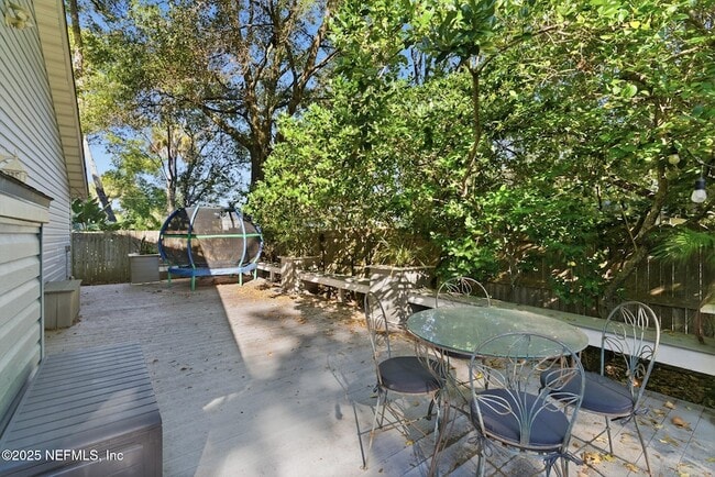 Building Photo - 128 Seminole Rd