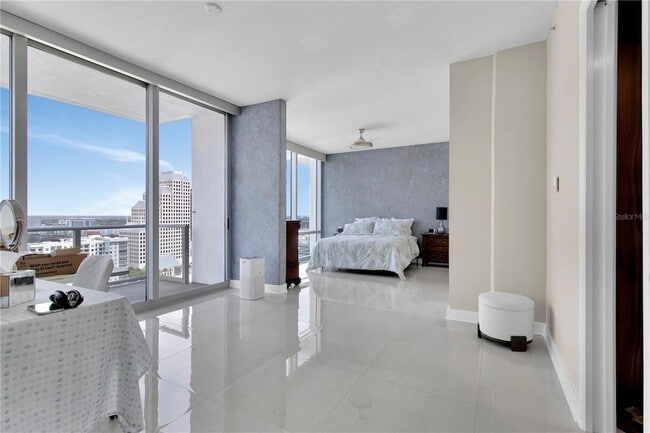 Building Photo - 150 E Robinson St