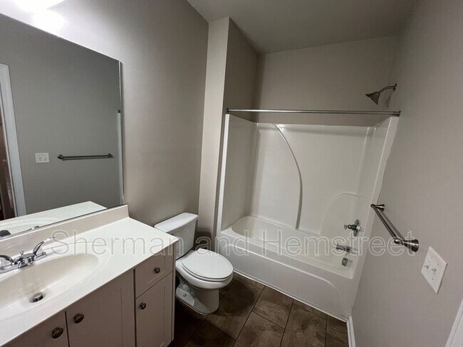 Building Photo - 645 Dobhill Ln