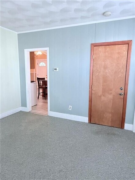 Building Photo - 128 Vincent Ave