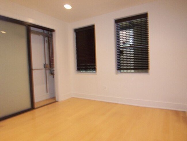 Building Photo - 2BR/2BA Apartment - Logan Circle with priv...