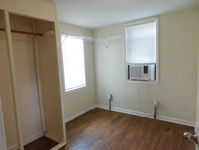 Building Photo - 2208 1/2 Spencer Avenue