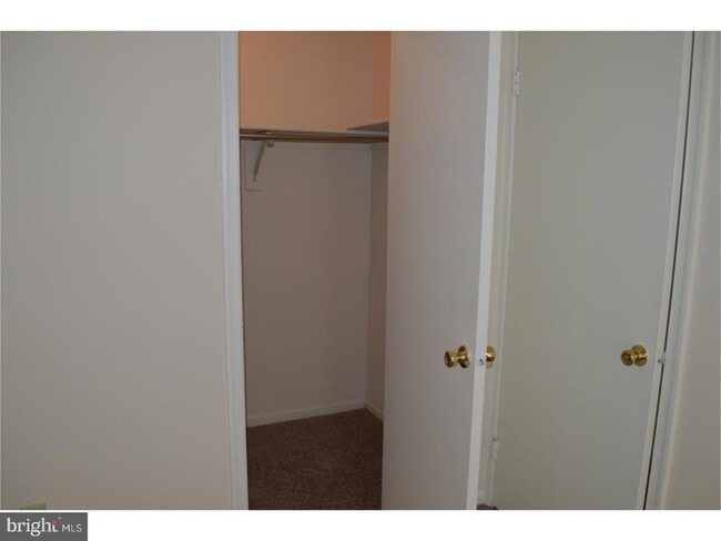 Building Photo - 131 Emery Ct