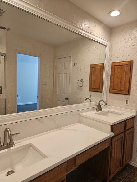 Master Bathroom new Countertop - 580 Parkway Blvd