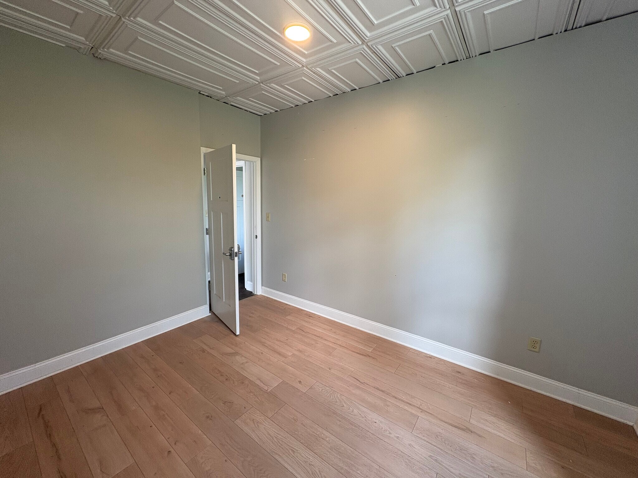 Entry Room (Office/Workout Studio) - 1641 E Michigan St