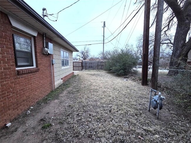 Building Photo - 4701 N Independence Ave