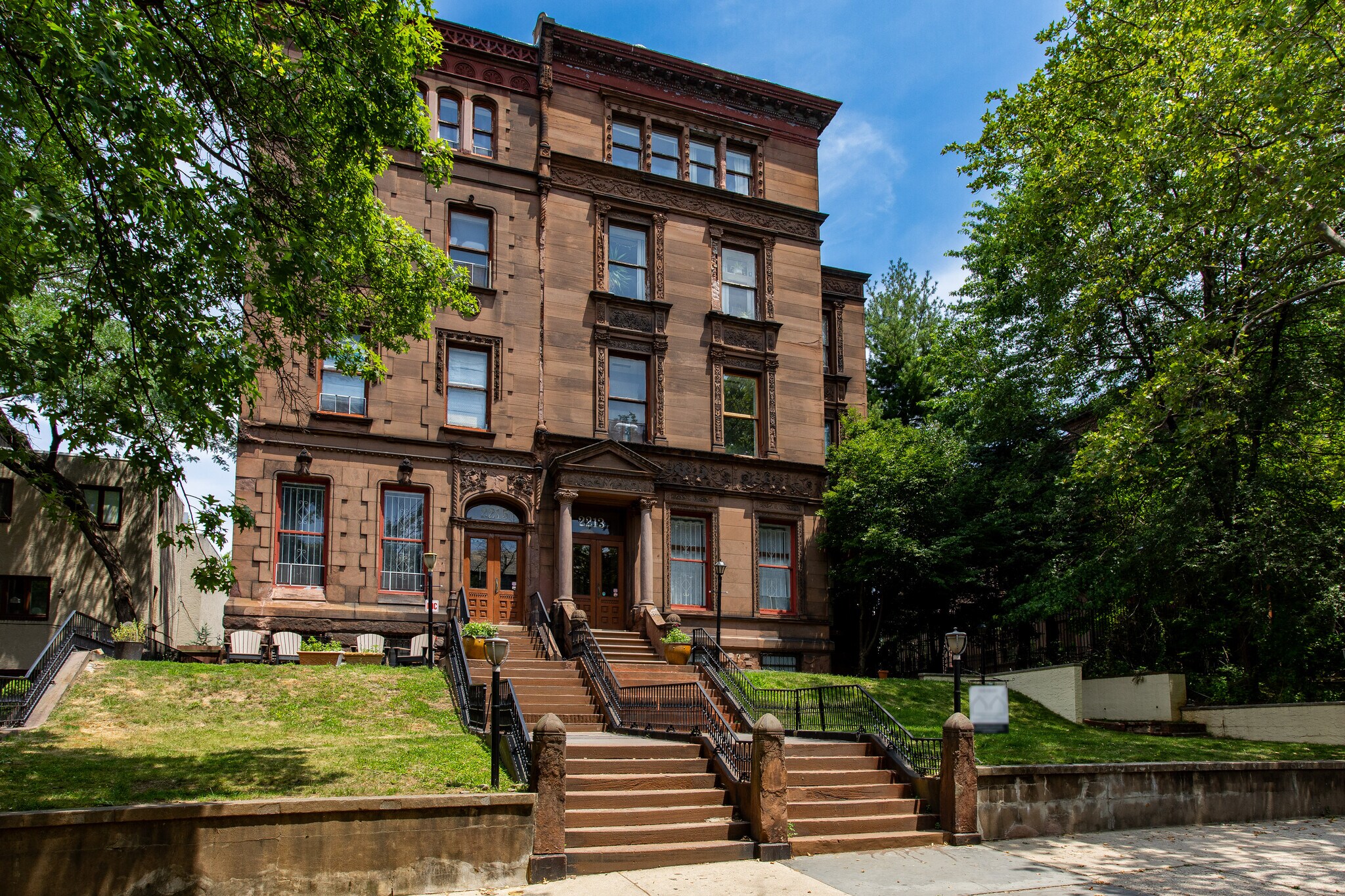 Building Photo - 2213 Green St