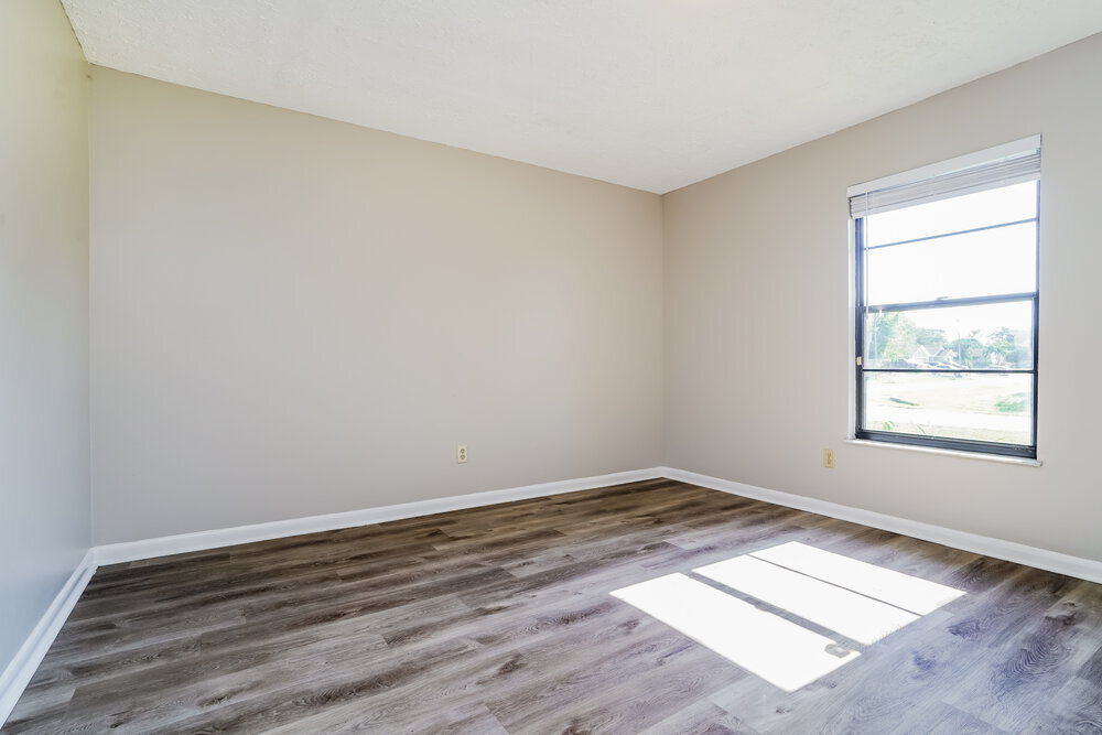 Building Photo - 537 SE Starflower Ave