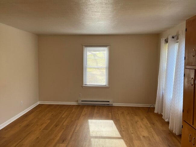 Building Photo - 2350 Rolfe St