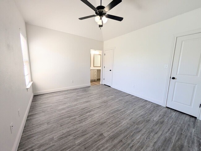 Building Photo - 2507 111th St