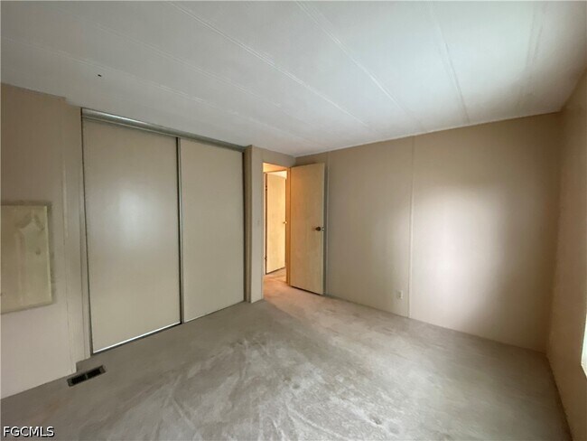 Building Photo - 234 Lamplighter Ln