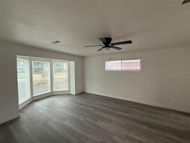 Building Photo - 1111 Caspian Ln