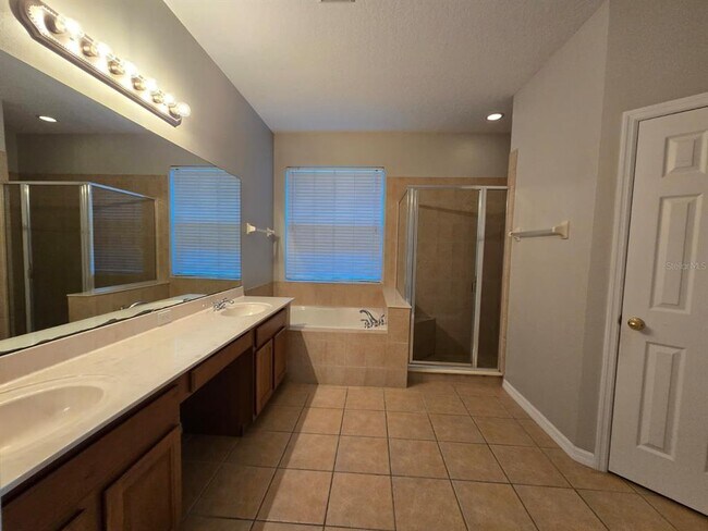Building Photo - 9437 Leland Dr