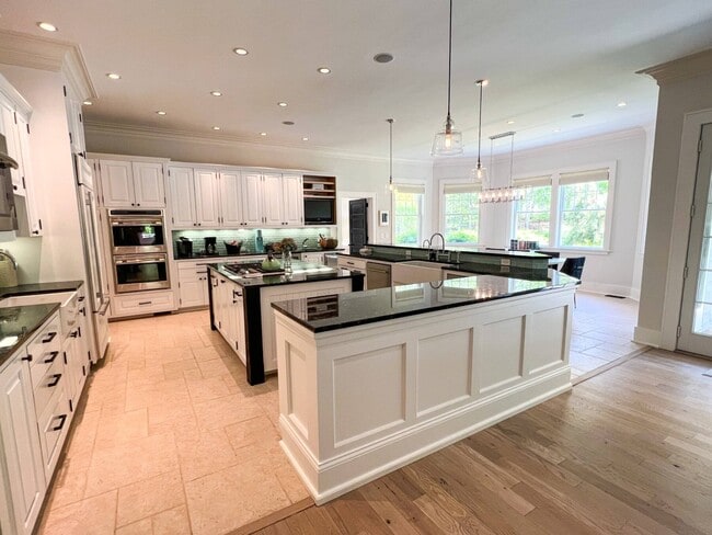 Building Photo - 118 Water Mill Towd Rd