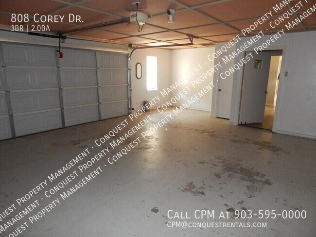 Building Photo - 808 Corey Dr