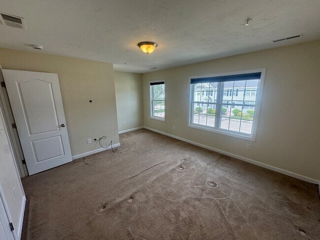 Building Photo - 14 Merrimac Way