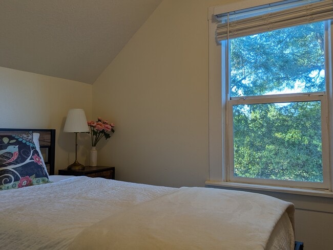 Building Photo - Farm House A