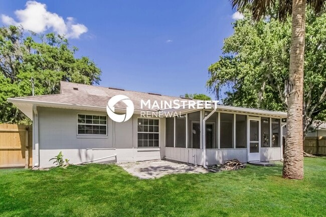 Building Photo - 3 Bedroom Pet-Friendly Home in SANFORD, FL with Main Street Renewal